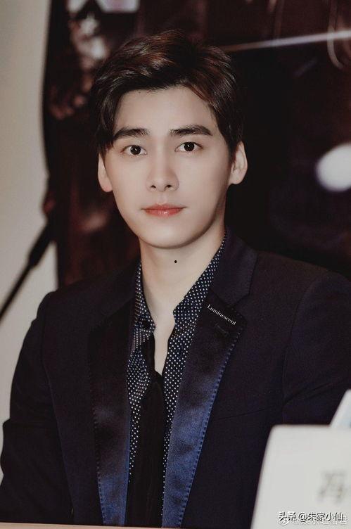 吃瓜娱乐李易峰,吃瓜娱乐背后的明星生活揭秘